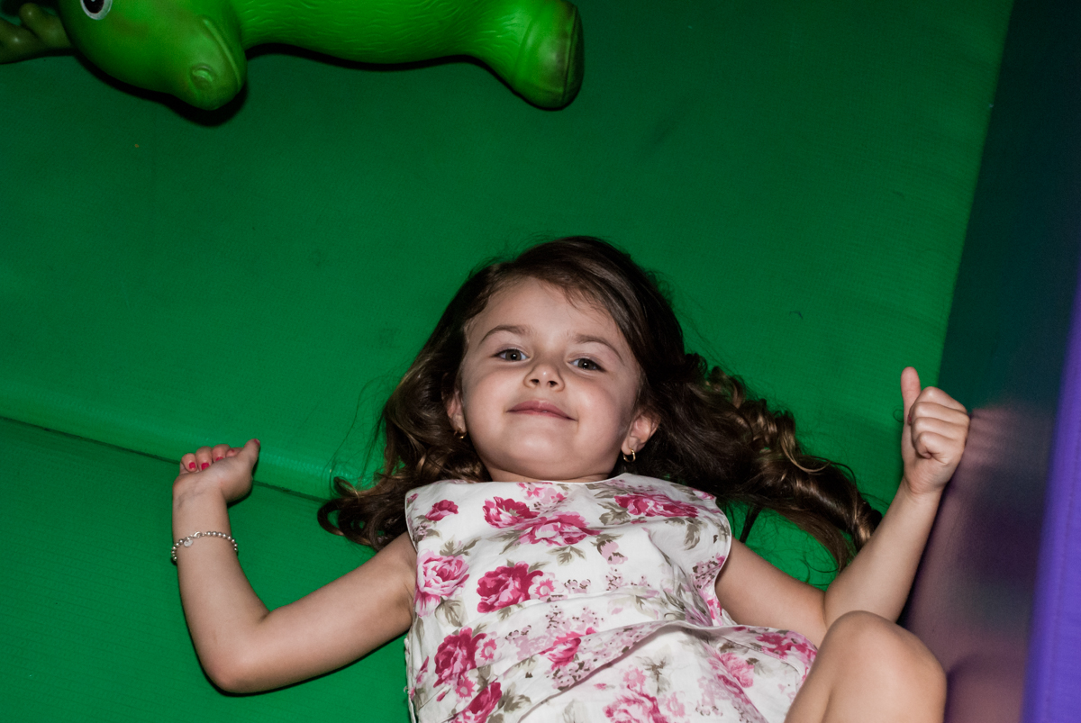 hora de relaxar no Buffet Fábrica da Alegria Morumbi, São Paulo, aniversário de Isabela 4 anos, tema da festa Patrulha Canina