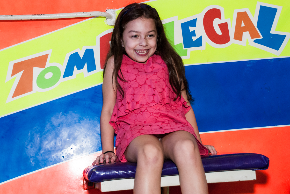 preparando para cair no tombo legal no Buffet Fábrica da Alegria Morumbi, São Paulo, aniversário de Isabela 4 anos, tema da festa Patrulha Canina