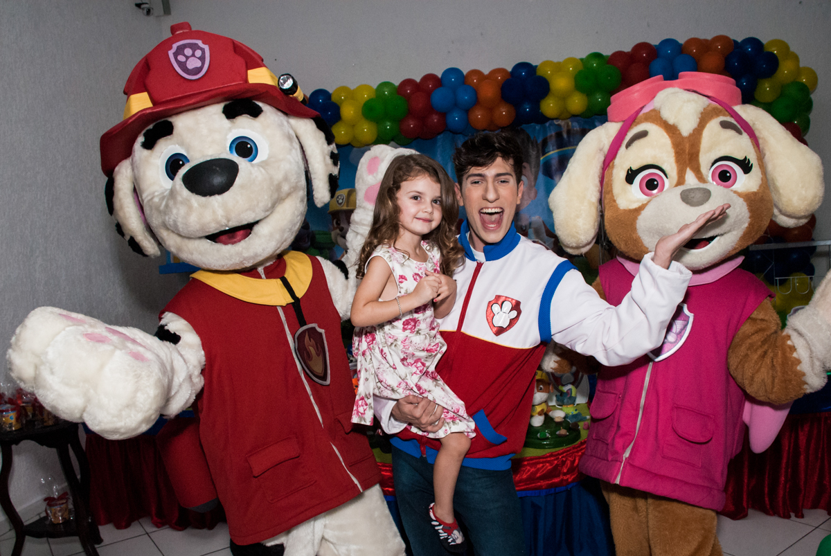 hora do show no Buffet Fábrica da Alegria Morumbi, São Paulo, aniversário de Isabela 4 anos, tema da festa Patrulha Canina