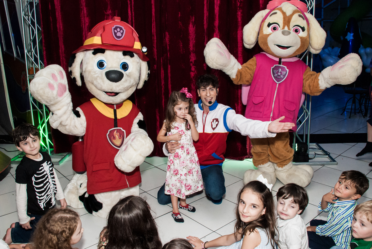 o show começou no Buffet Fábrica da Alegria Morumbi, São Paulo, aniversário de Isabela 4 anos, tema da festa Patrulha Canina