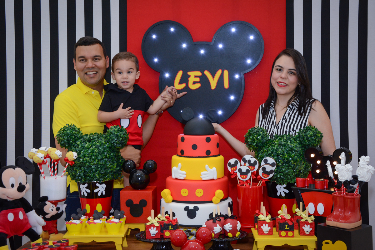 diversão na mesa temática no Buffet Espaço Play, Osasco, São Paulo, aniversário Levi 2 anos, tema da festa Mickey