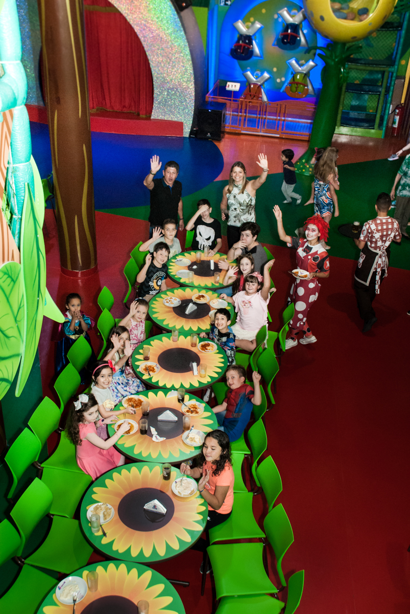 mesa posta para o almoço no Buffet Casa X, Vila Leopoldina, aniversário de Sophia 7 anos, tema da festa Descendentes