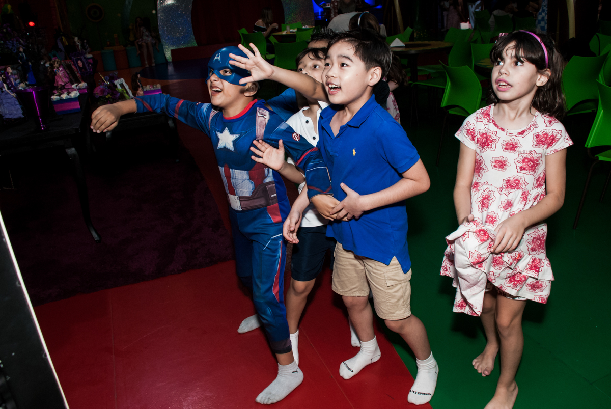 X box divertido no Buffet Casa X, Vila Leopoldina, aniversário de Sophia 7 anos, tema da festa Descendentes