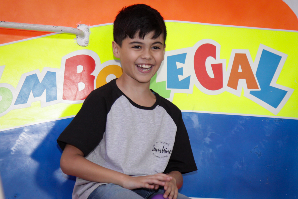 preparando para cair no tombo legal no buffet Fábrica da Alegria Morumbi, São Paulo, aniversário de Rodrigo 10 anos, tema da festa meu malvado favorito