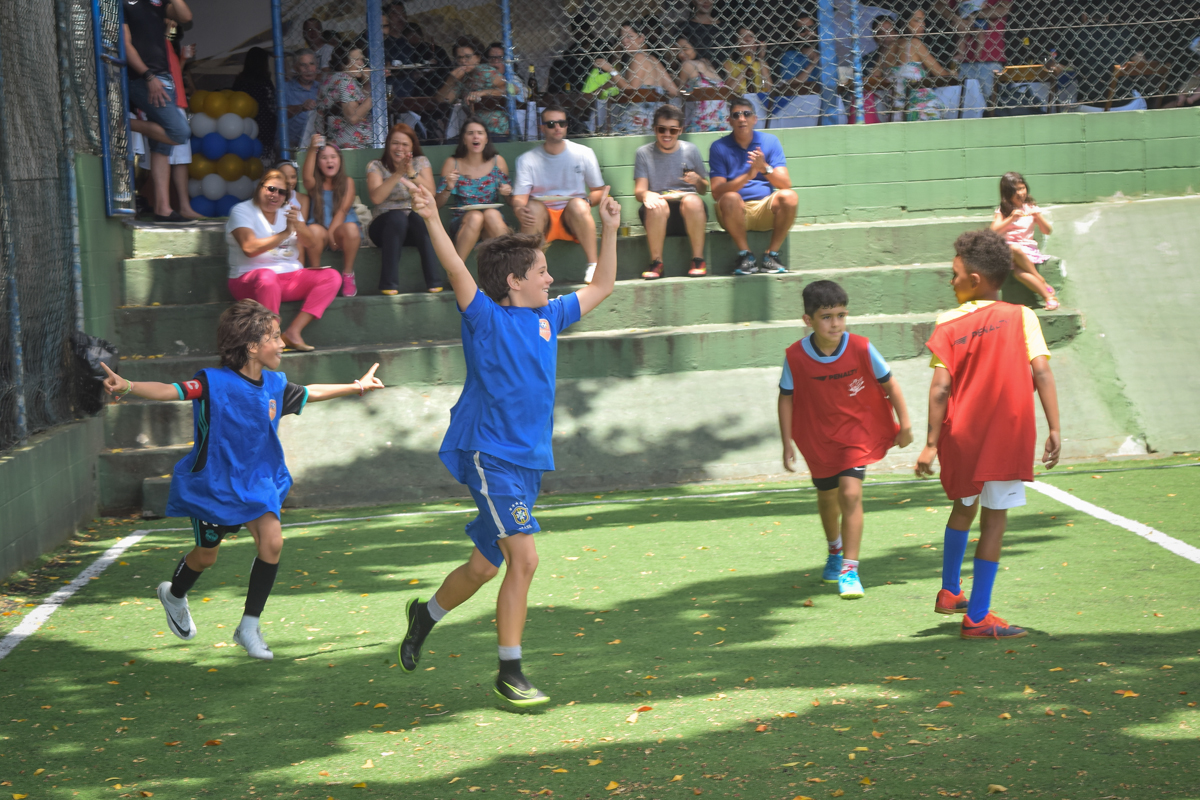 começa o jogo no buffet High Soccer aniversario de João Pedro 8 anos, tema da festa Real Madrid