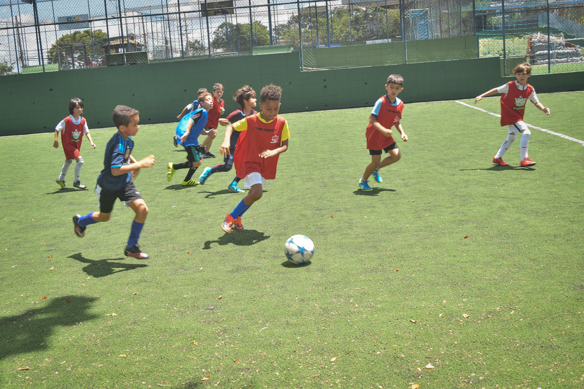 jogo desputado no buffet High Soccer aniversario de João Pedro 8 anos, tema da festa Real Madrid