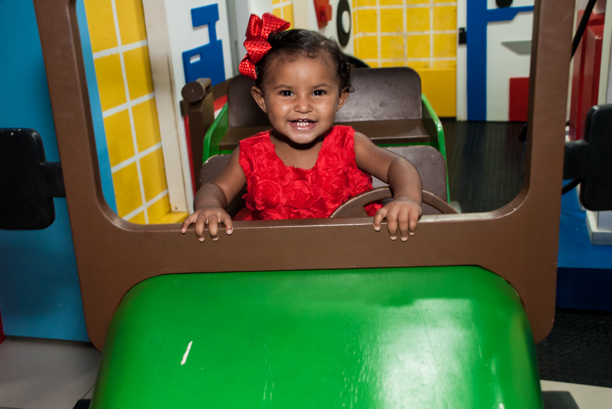 carrinho divertido no Buffet Comics aniversario de Geovanna 1 ano tema da festa circo