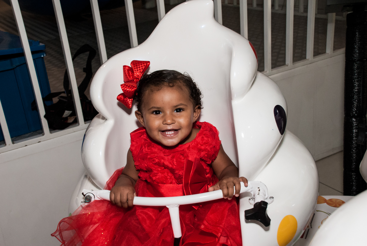 carrossel divertido no Buffet Comics aniversario de Geovanna 1 ano tema da festa circo