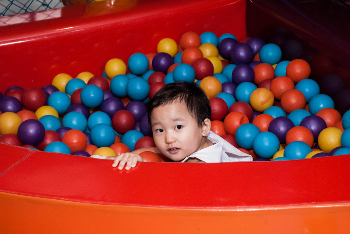 piscina de bolinhas divertida no Buffet Vila Party, Moema, São Paulo, aniversario de Eduardo 6 anos, tema da festa Mini Craft