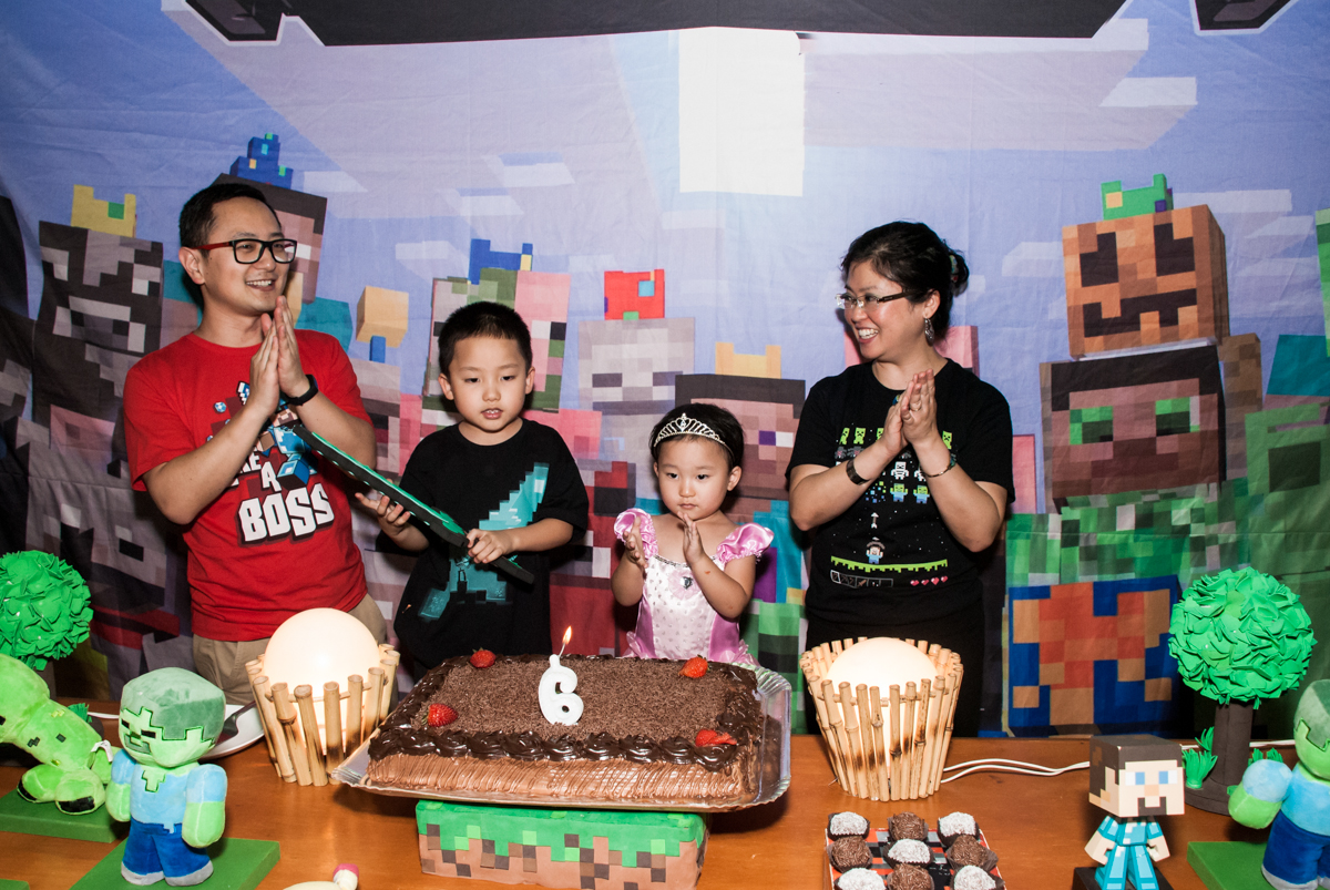 hora do parabéns no Buffet Vila Party, Moema, São Paulo, aniversario de Eduardo 6 anos, tema da festa Mini Craft