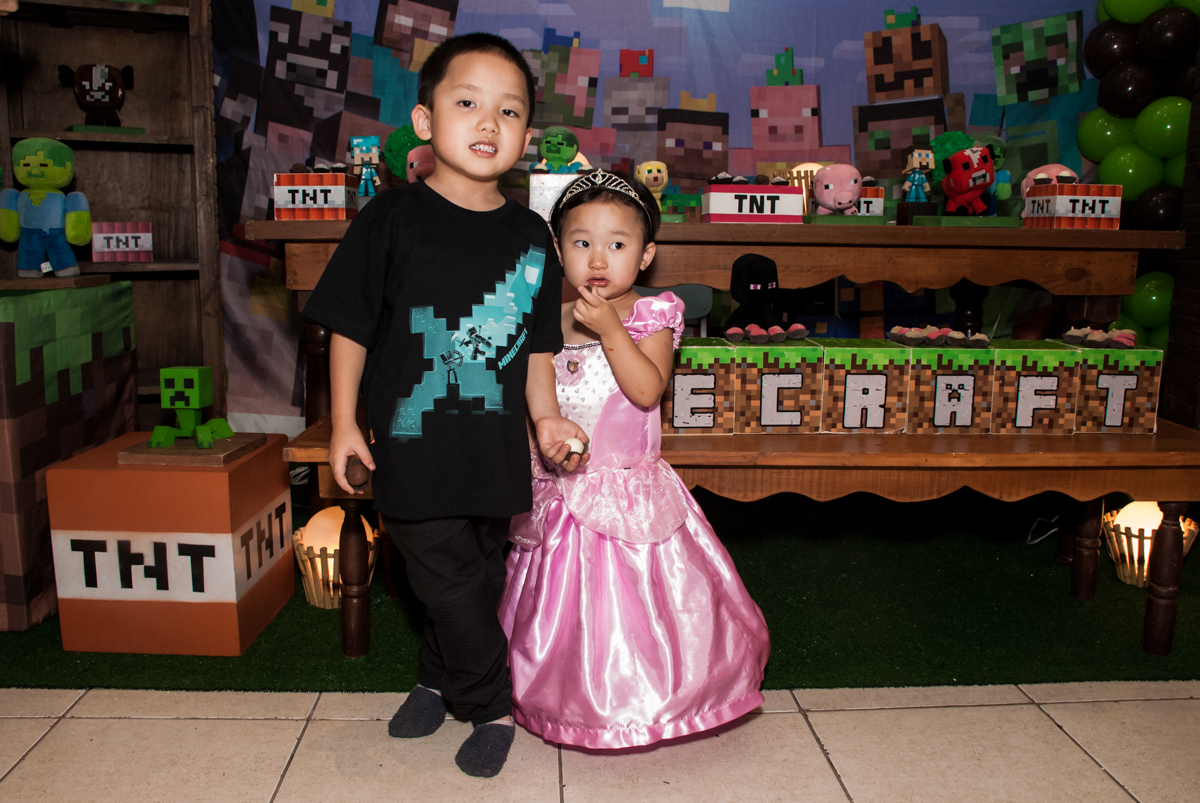 final da festa no Buffet Vila Party, Moema, São Paulo, aniversario de Eduardo 6 anos, tema da festa Mini Craft