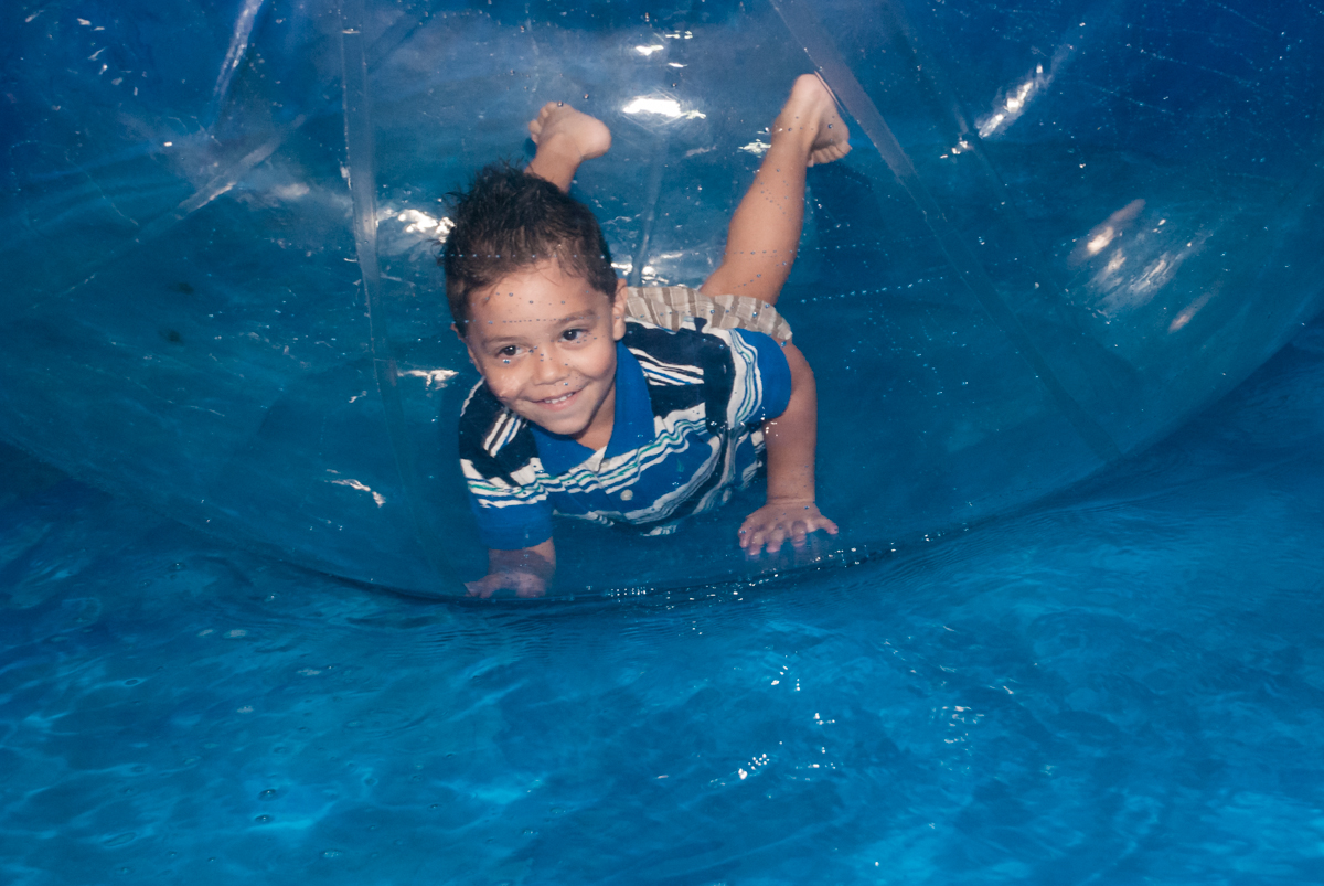 diversão no aqua play no Buffet Fábrica da Alegria, Osasco, aniversário de Arthur 4 anos, tema da festa Patrulha Canina