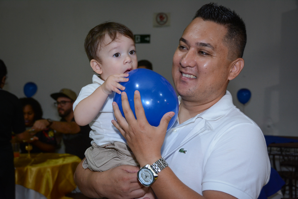 curtindo a festa com o papai no Buffet Fábrica da Alegria, Osaco, São Paulo, aniversário de Kenji Sussumo, tema da festa urso realeza