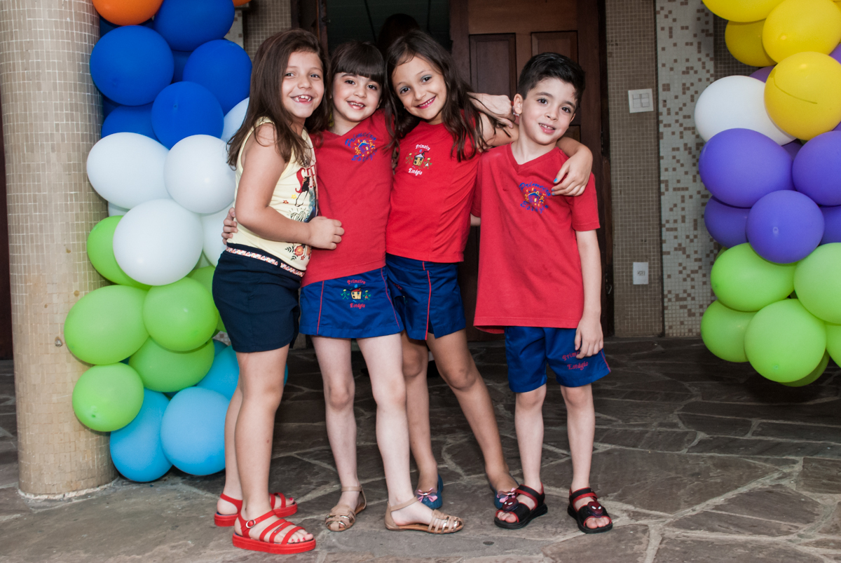 fotos das amigas no Escola Primeiro Estágio, formatura 2017, Tatuapé, São Paulo