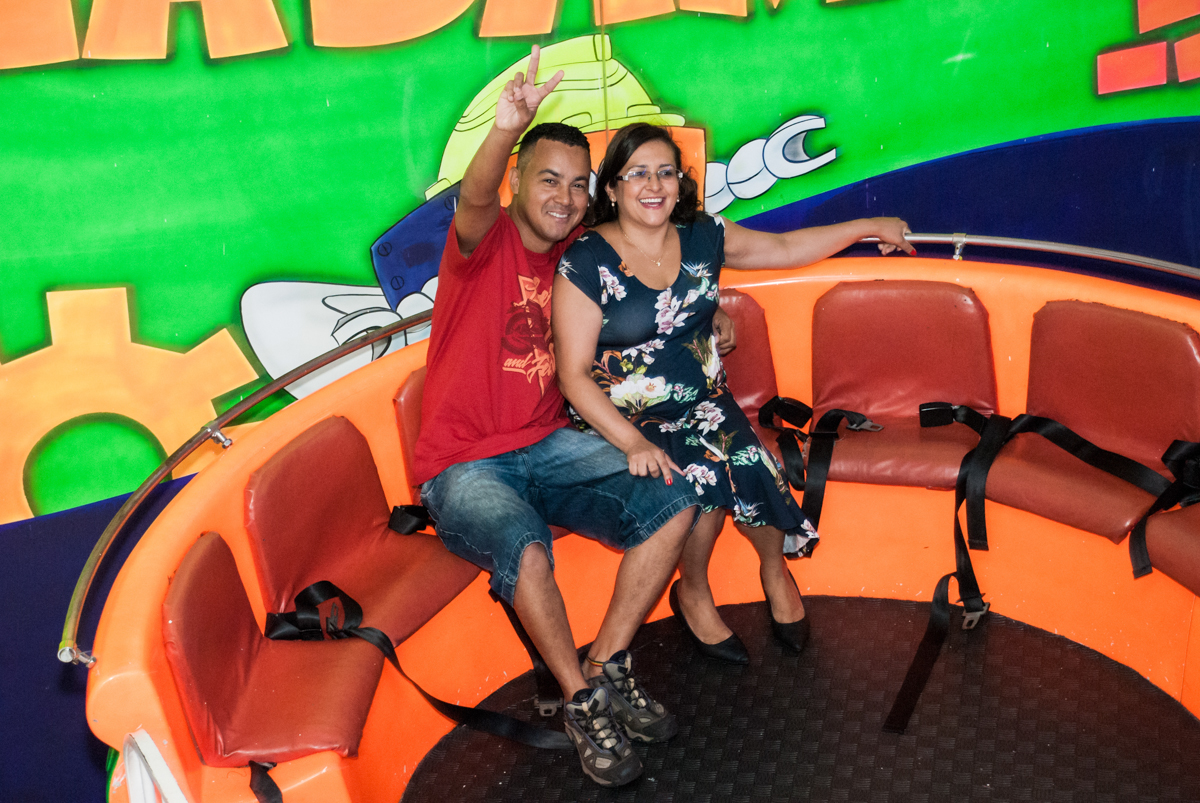 os pais da  curtindo o labamba no Buffet Fábrica da Alegria, Morumbi, São Paulo, aniversário de Mariana 2 anos, , tema da festa Branca de Neve