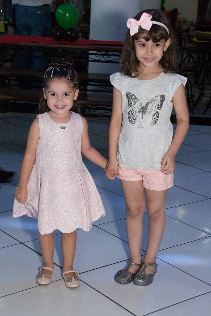 amigos chegando para a festa no Buffet Fábrica da Alegria, Morumbi, São Paulo, aniversario de Pedro Henrique, 7 anos tema da festa mini craft