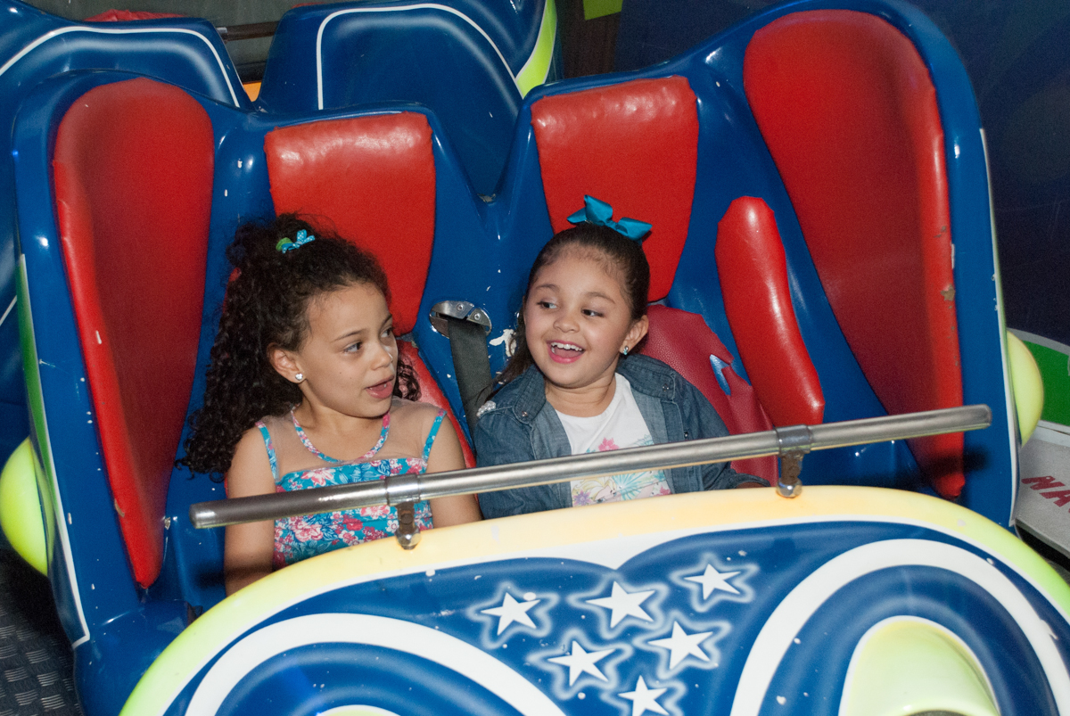 brinquedo jornadas nas estrelas muito bom no Buffet Fábrica da Alegria, Morumbi, São Paulo, aniversario de Pedro Henrique, 7 anos tema da festa mini craft
