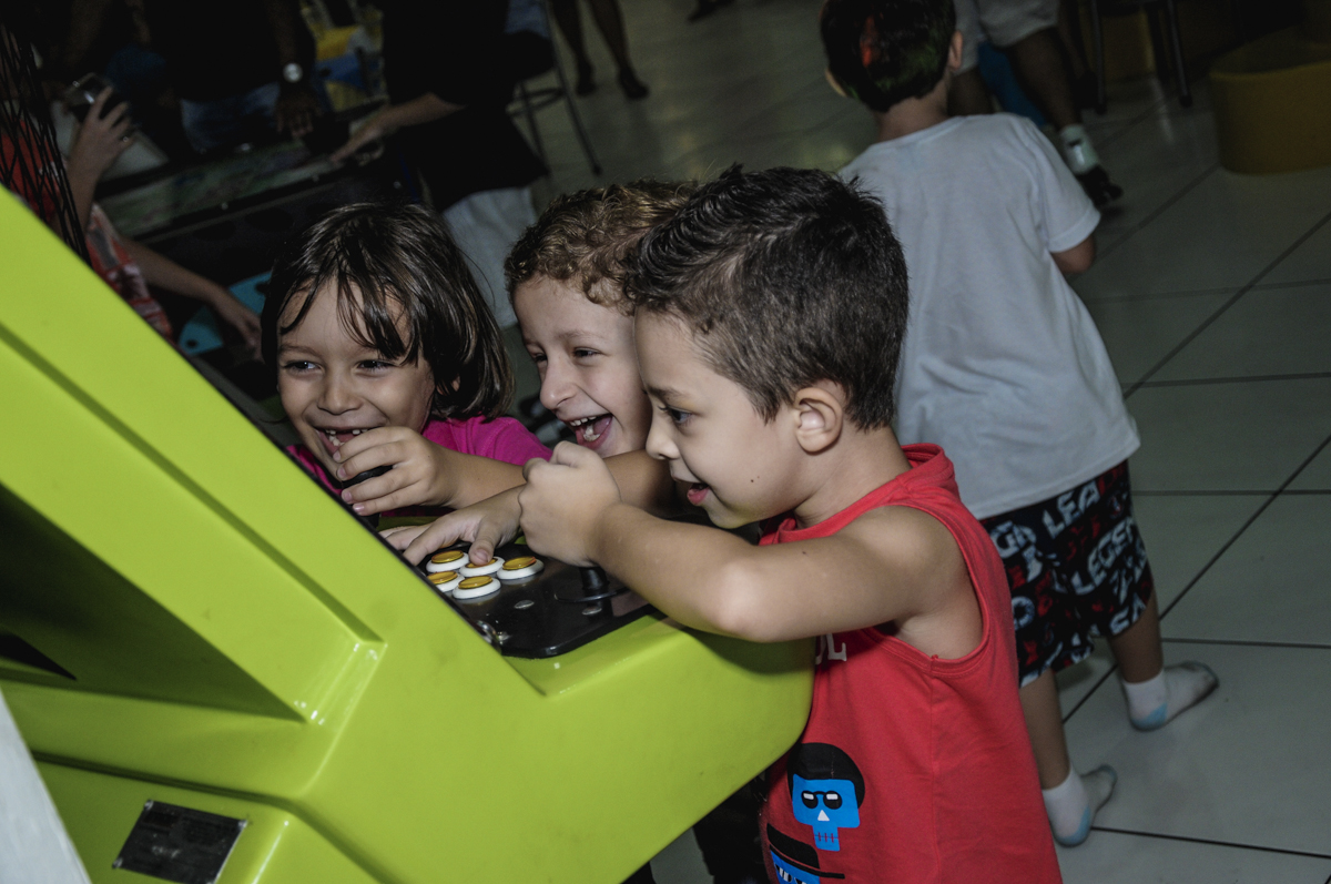 fotografia infantil, filmagem de festa infantil, foto e filmagem infantil, foto e vídeo de festa infantil, fotógrafo de festa infantil, fotógrafo de aniversário infantil, fotógrafo profissional infantil, fotógrafo