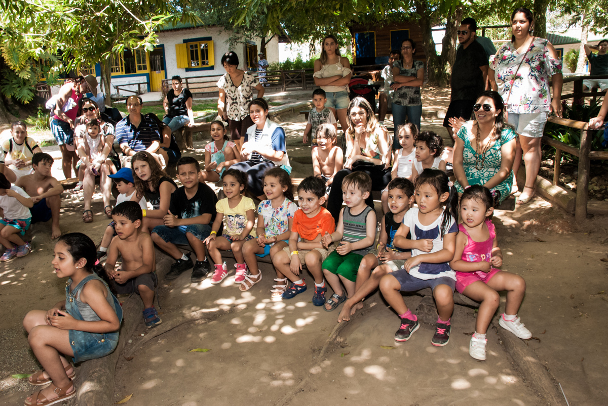 chegou a hora do show no Buffet Pet Zoo, Cotia, São Paulo, aniversário de Maria Clara 4 anos, Buffet Pet Zoo, Cotia, São Paulo, tema da festa Dora a Aventureira