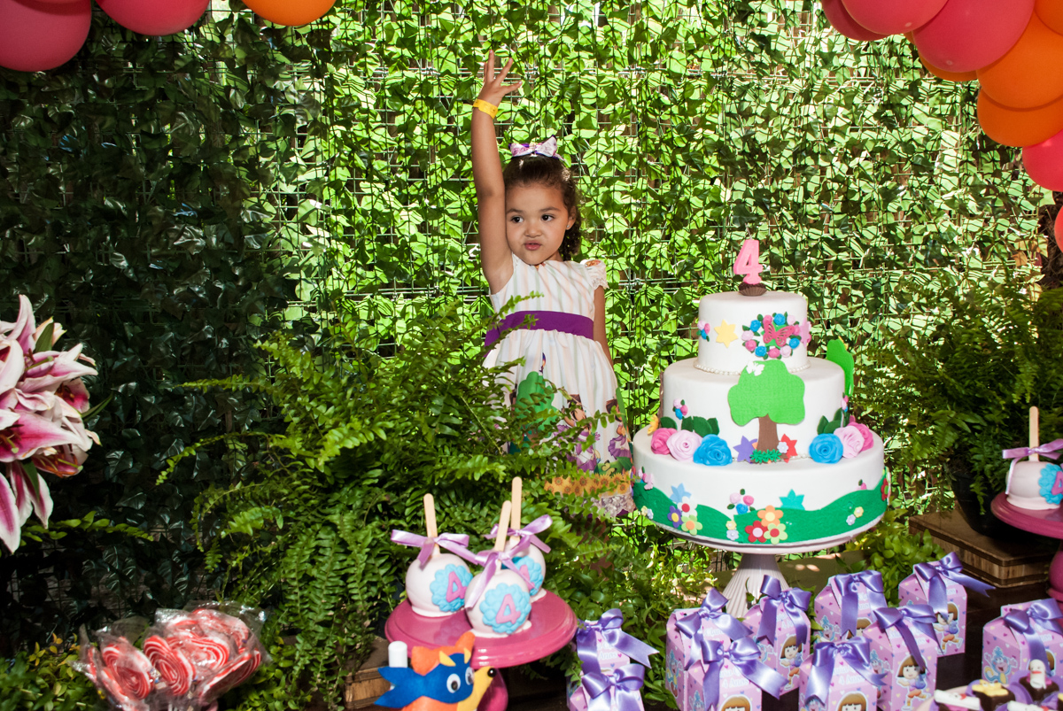 hora do parabéns no Buffet Pet Zoo, Cotia, São Paulo, aniversário de Maria Clara 4 anos, Buffet Pet Zoo, Cotia, São Paulo, tema da festa Dora a Aventureira