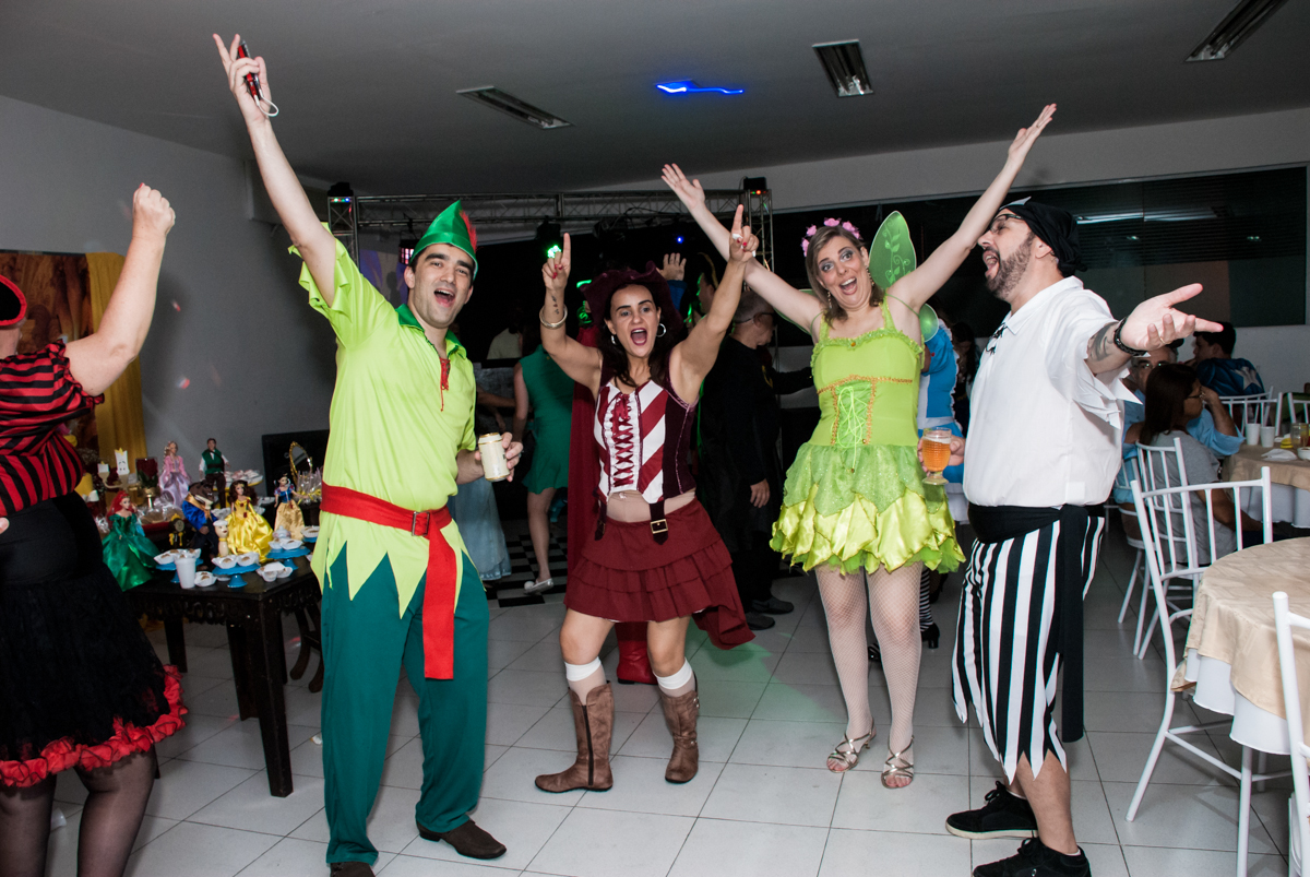 balada animada no Salão de festas, Imirim São Paulo, aniversário de Patricia 40 anos, tema da festa Princesas