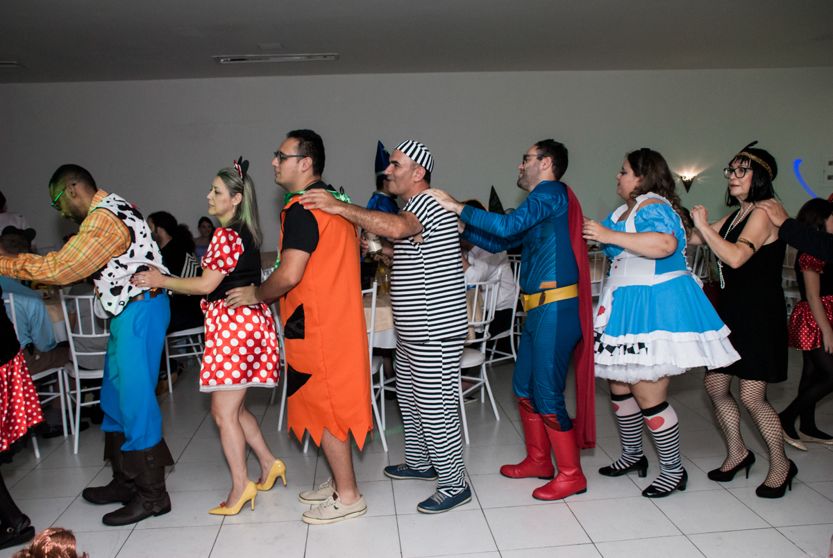 trenzinho divertido no Salão de festas, Imirim São Paulo, aniversário de Patricia 40 anos, tema da festa Princesas