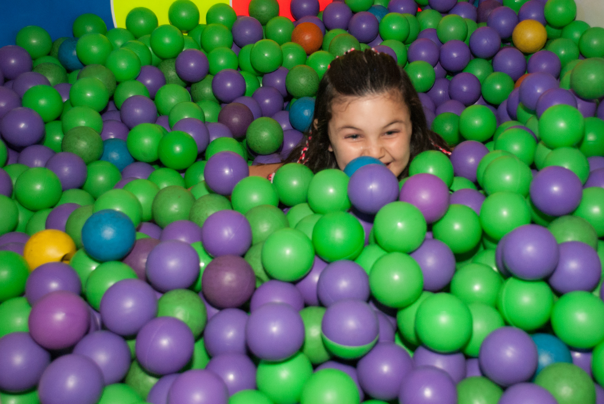 piscina de bolinhas divertidas no Buffet Fábrica da Alegria, Morumbi, São Paulo, aniversario de Pedro Henrique 7 anos, tema da festa mini craft