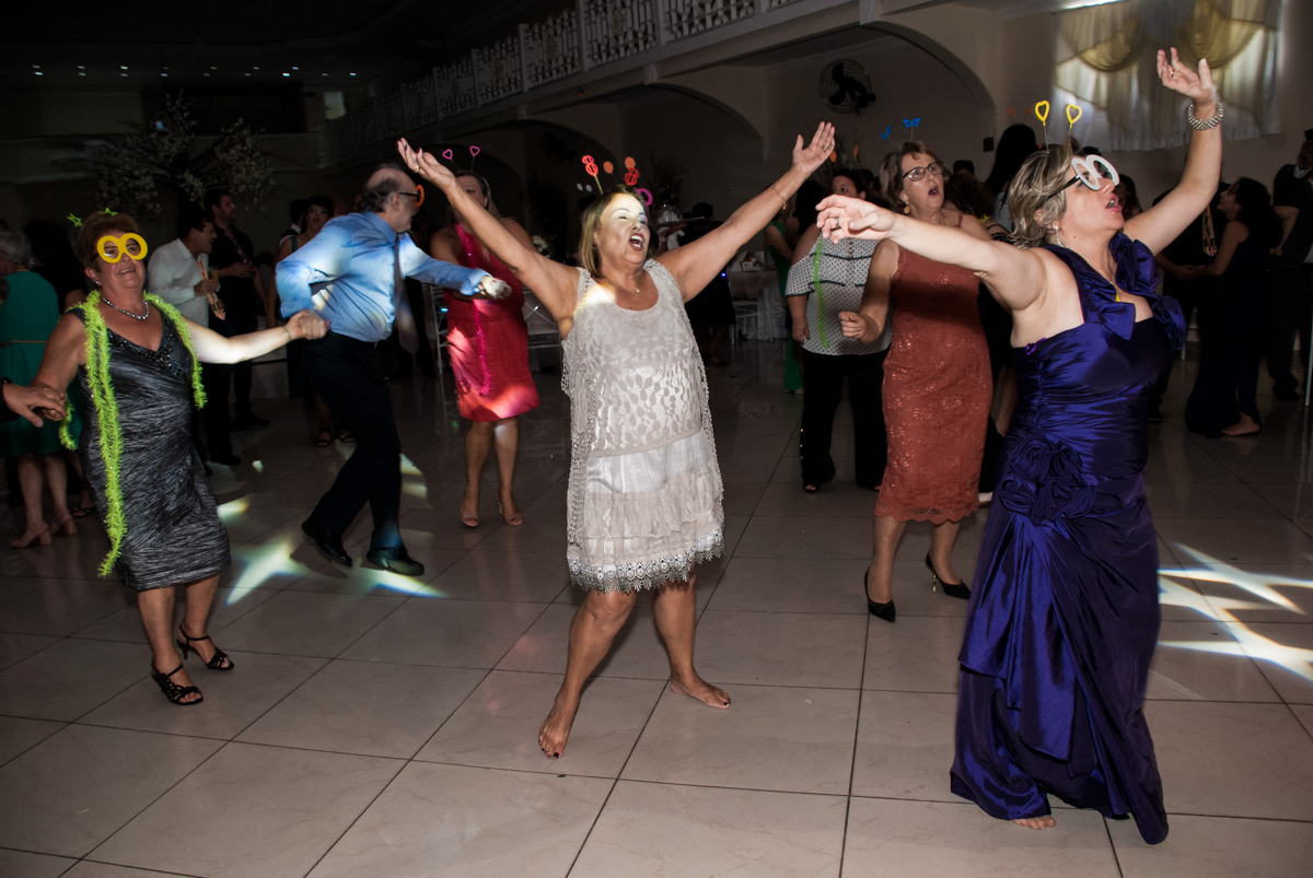 felizes na festa na Bodas de Ouro Maria Luiza e José Rodrigues, igreja Santa Ângela e São Serapio, Ipiranga