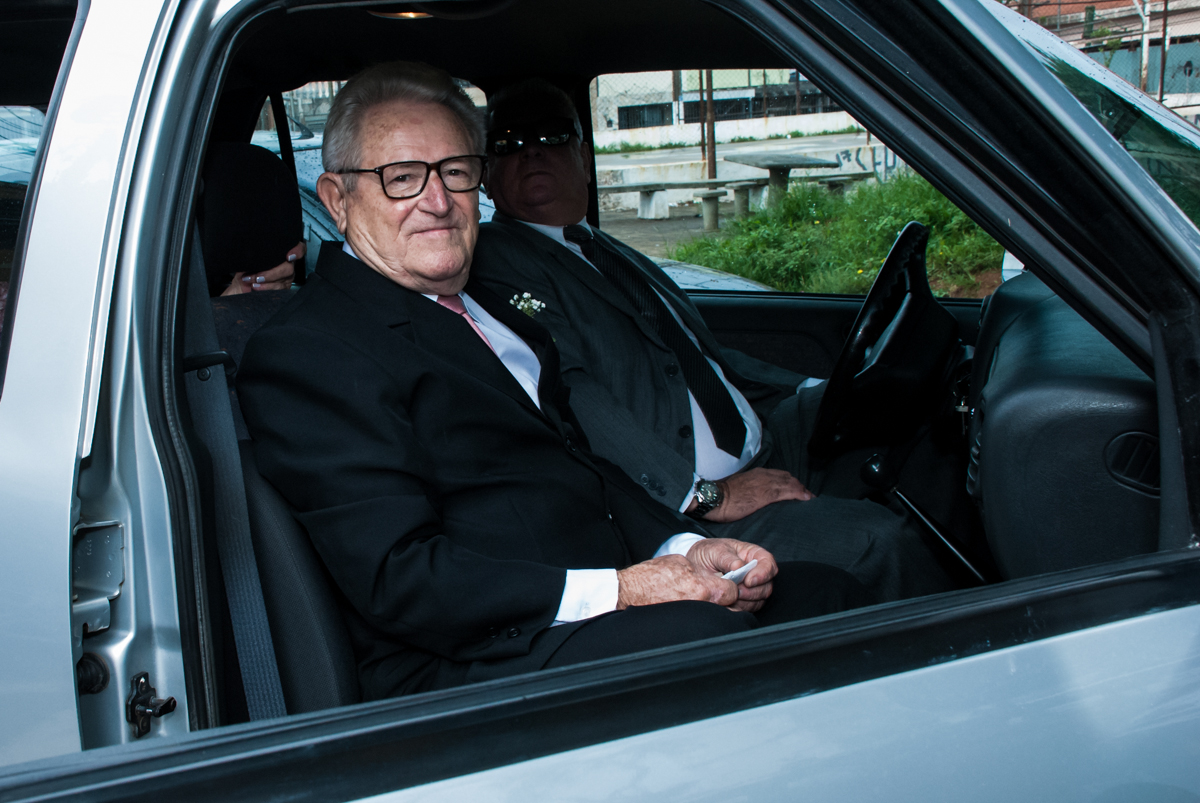 chegada do noivo na Bodas de Ouro Maria Luiza e José Rodrigues, igreja Santa Ângela e São Serapio, Ipiranga