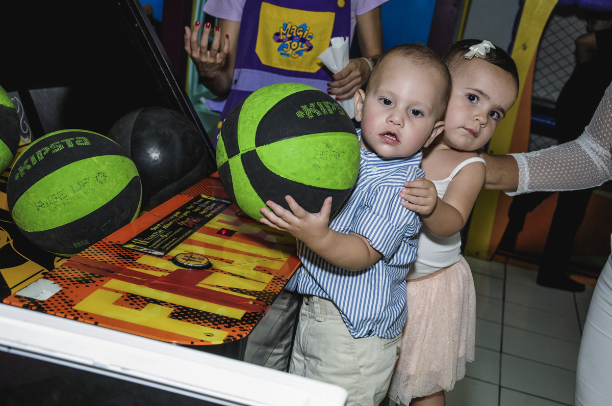 fotografia infantil, filmagem de festa infantil, foto e filmagem infantil, foto e vídeo de festa infantil, fotógrafo de festa infantil, fotógrafo de aniversário infantil, fotógrafo profissional infantil, fotógrafo