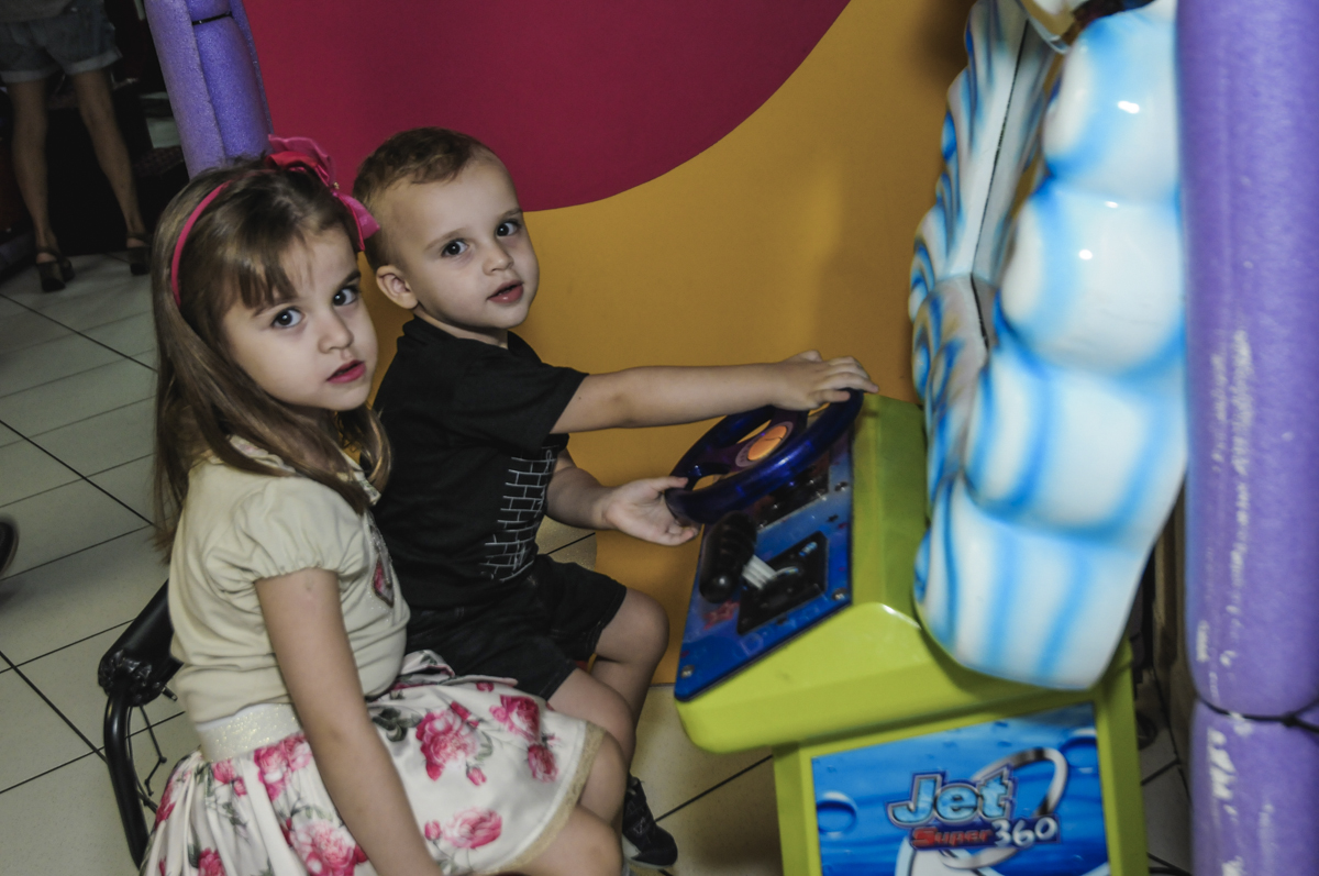 fotografia infantil, filmagem de festa infantil, foto e filmagem infantil, foto e vídeo de festa infantil, fotógrafo de festa infantil, fotógrafo de aniversário infantil, fotógrafo profissional infantil, fotógrafo