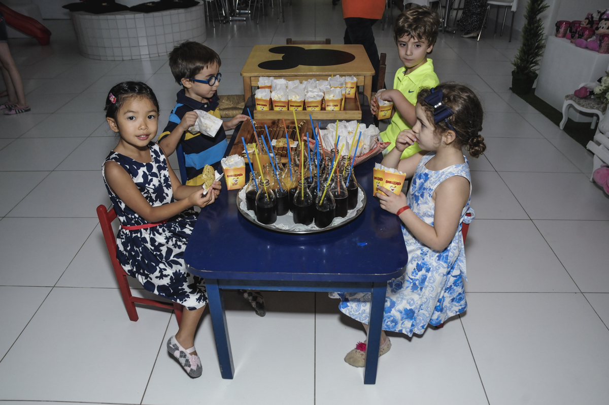 fotografia infantil, filmagem de festa infantil, foto e filmagem infantil, foto e vídeo de festa infantil, fotógrafo de festa infantil, fotógrafo de aniversário infantil, fotógrafo profissional infantil, fotógrafo