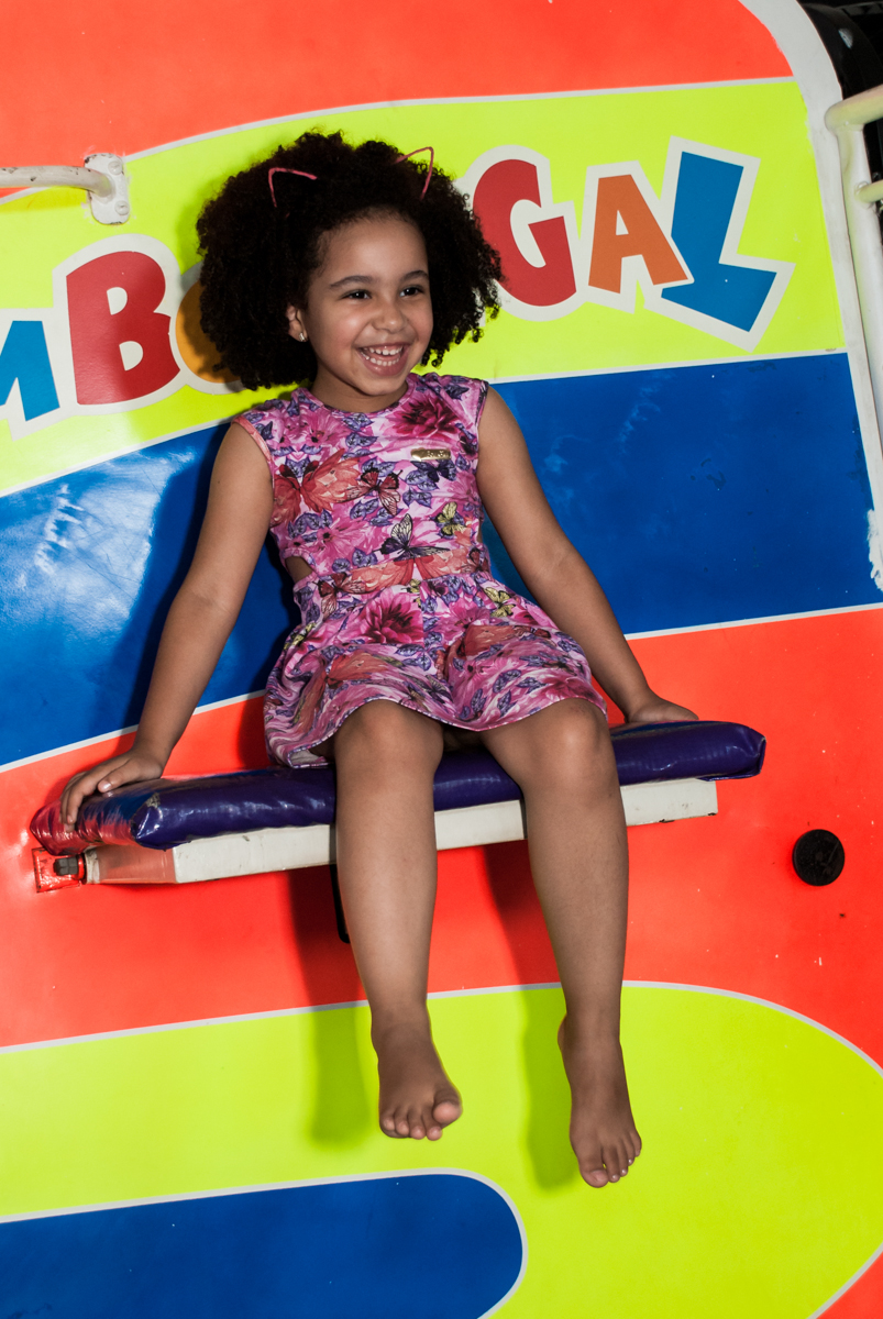 preparando para cair do tombo legal no Buffet Fábrica da Alegria Morumbi, São Paulo, aniversário de João Pedro 4 anos tema da festa Batman