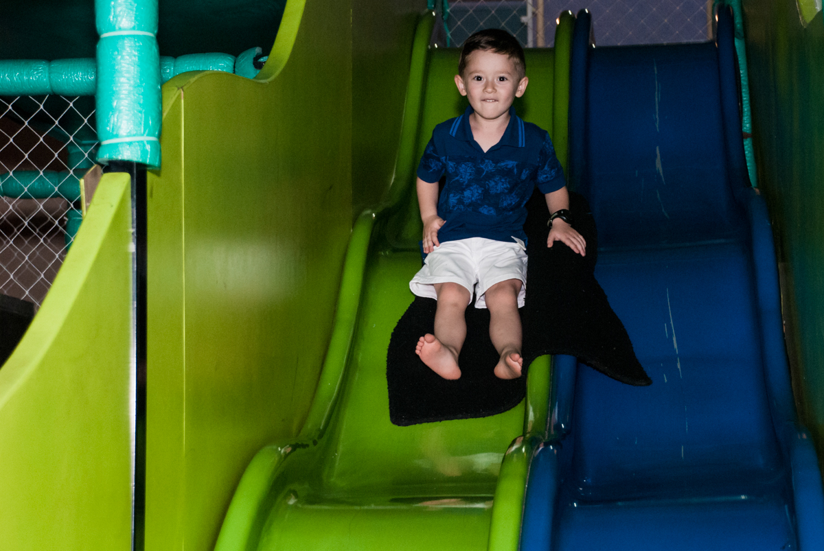 escorregador divertido no Buffet infantil estrela park, são paulo, aniversario de arthur 4 anos tema da festa peter pan