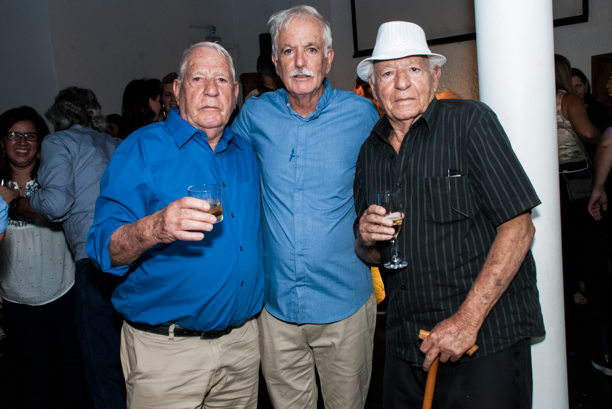 final da festa no Yumi Buffet, Osasco,São Paulo, aniversário de João 70 anos