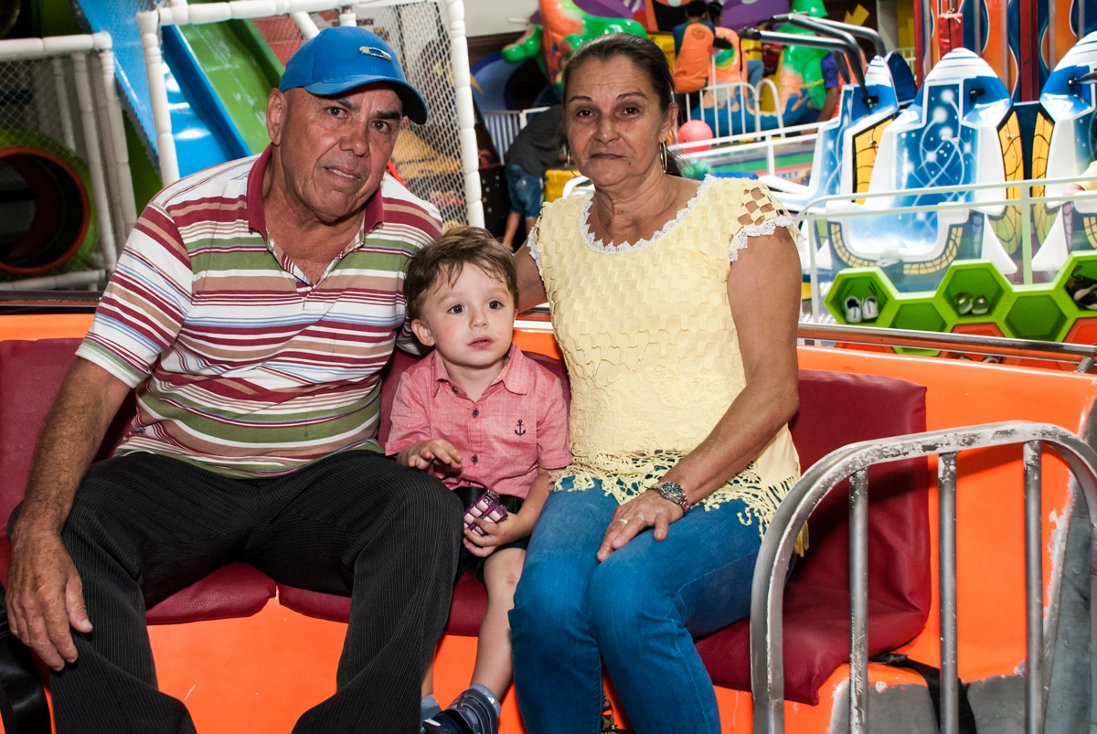 colinho dos avós no Buffet Fábrica da Alegria, Osasco, São Paulo, aniversario de Carlos Eduardo 7 e Davi Lucas 3 anos, tema da festa Os Vingadores