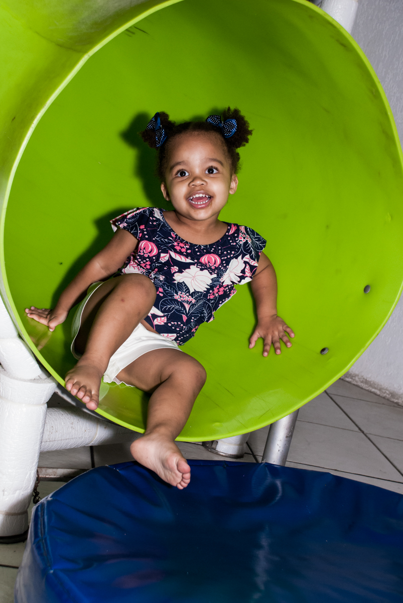 escorregador divertido no Buffet Fábrica da Alegria, Osasco, São Paulo, aniversario de Carlos Eduardo 7 e Davi Lucas 3 anos, tema da festa Os Vingadores