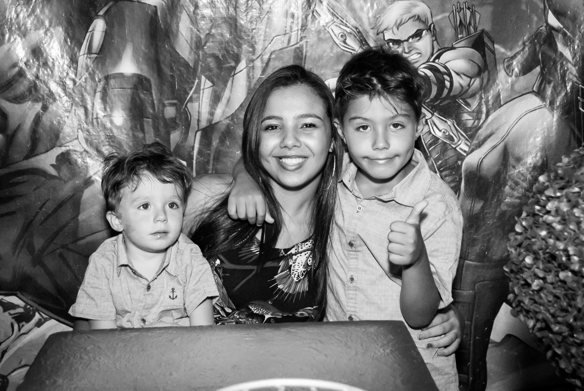 amigos queridos na festa no Buffet Fábrica da Alegria, Osasco, São Paulo, aniversario de Carlos Eduardo 7 e Davi Lucas 3 anos, tema da festa Os Vingadores