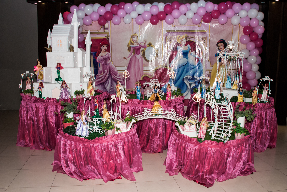 mesa temática no Buffet Alpha Prime, Alphaville, São Paulo aniversário de Gabriela 4 anos tema princesas