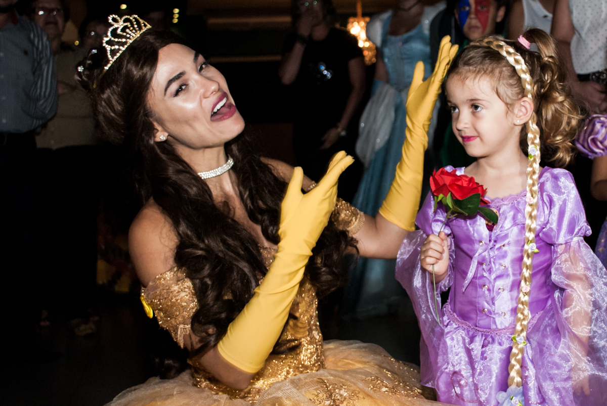 hora do show no Buffet Alpha Prime, Alphaville, São Paulo aniversário de Gabriela 4 anos tema princesas