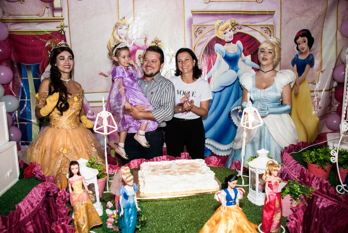 parabéns animado no Buffet Alpha Prime, Alphaville, São Paulo aniversário de Gabriela 4 anos tema princesas