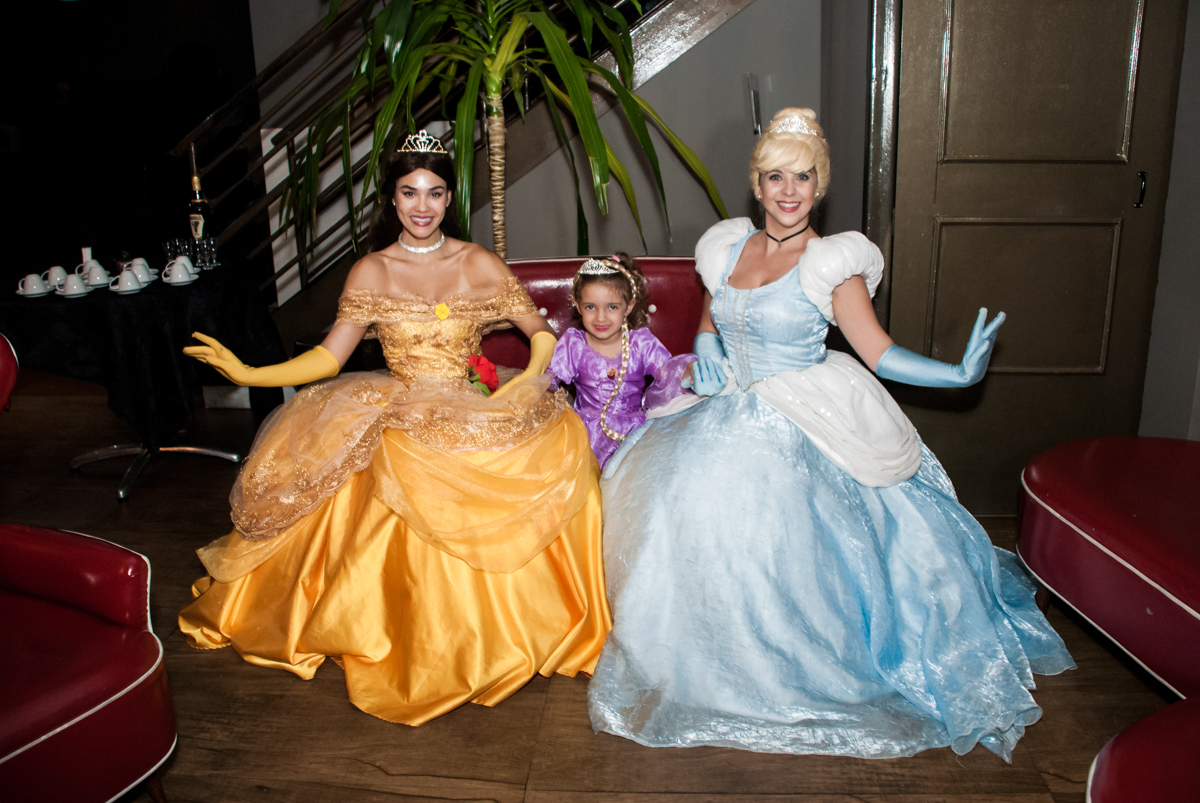 muita alegria ao lado das princesas no Buffet Alpha Prime, Alphaville, São Paulo aniversário de Gabriela 4 anos tema princesas