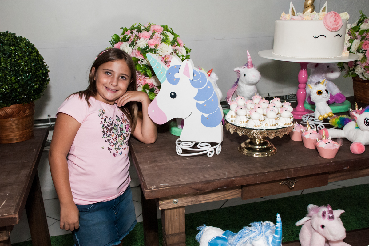 pose de princesa no Buffet Fábrica da Alegria, Morumbi, São Paulo, aniversário de Beatriz e Miguel 8 anos, tema da festa Unicórnio e Futebol