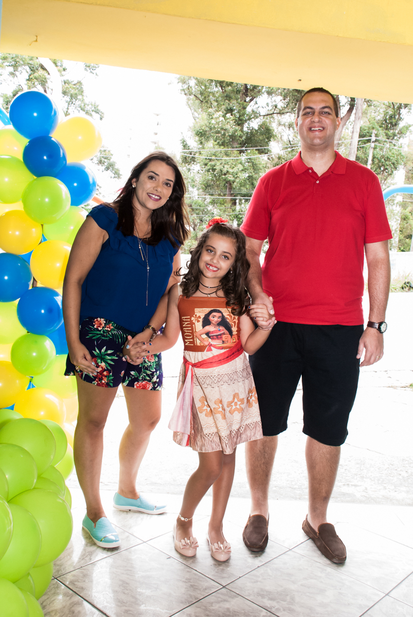 entrada da família para a festa no Buffet Mundo da Lua Butantã, São Paulo, aniversaário de Maria Eduarda 7 anos, Buffet Mundo da Lua, Butantã, São Paulo
