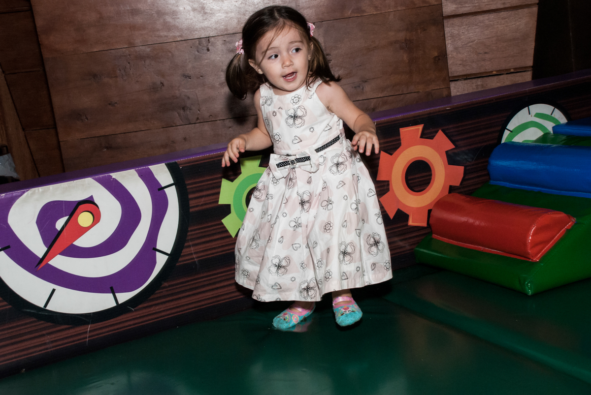 diversão na área baby no Buffet Fábrica da Alegria, Osasco, São Paulo, aniversário de Bianca 8 anos tema da festa Moana