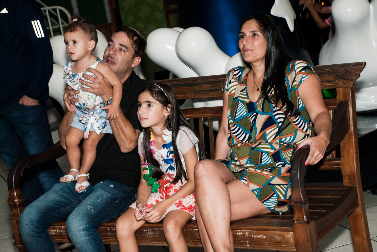 vai começar a retrospectiva no Buffet Fábrica da Alegria, Osasco, São Paulo, aniversário de Bianca 8 anos tema da festa Moana