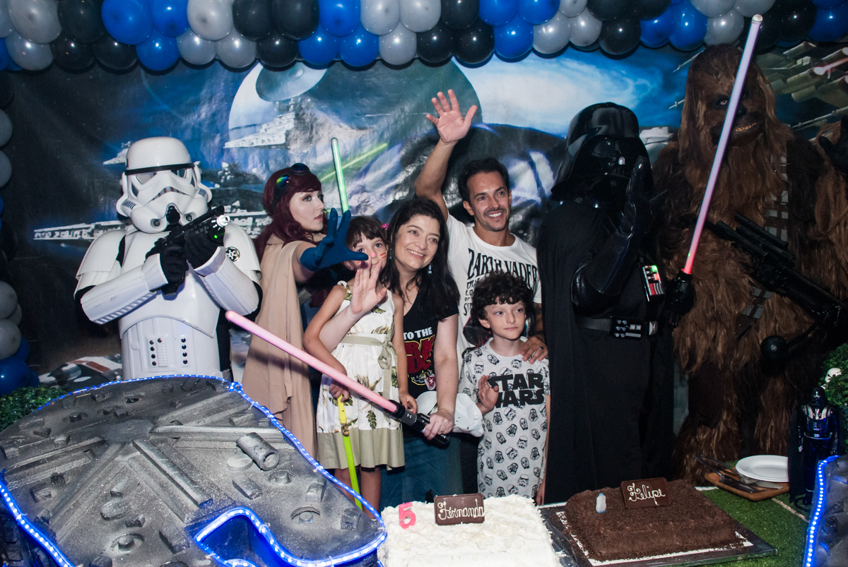 hora do parabéns no Buffet Fábrica da Alegria, Morumbi, São Paulo, aniversário de Felipe 8 Fernanda 5 tema da fersta Star wars