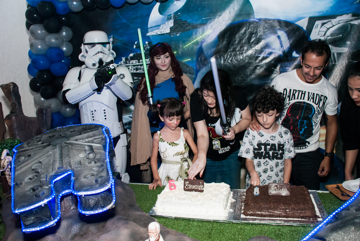 parabéns animado no Buffet Fábrica da Alegria, Morumbi, São Paulo, aniversário de Felipe 8 Fernanda 5 tema da fersta Star wars