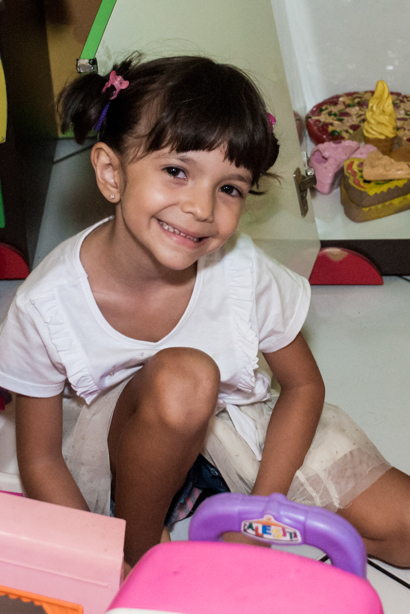 brincando na area baby no Buffet Fábrica da Alegria, Morumbi, São Paulo, aniversário de Felipe 8 Fernanda 5 tema da fersta Star wars