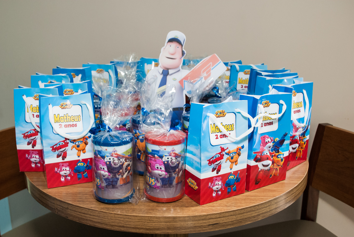 lembrancinha da festa no Condominio, Morumbi, São Paulo, tema da festa super wings